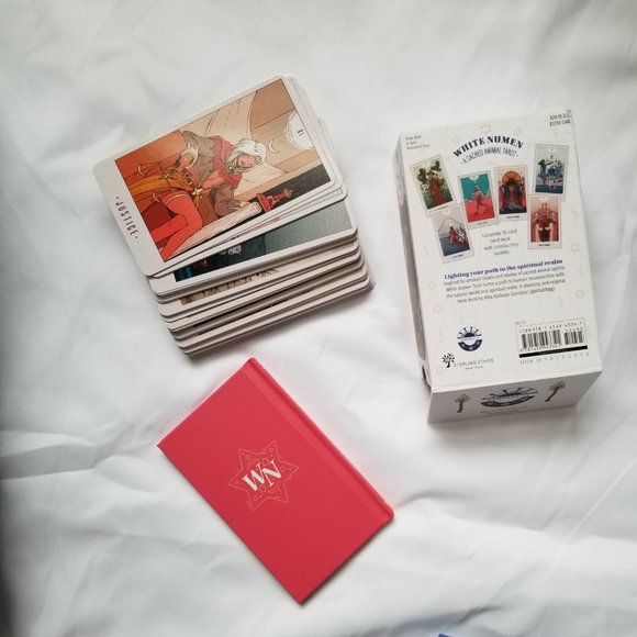 White Numen Tarot: A Sacred Animal Tarot Deck (Modern Tarot Library) - Picture 5 of 10